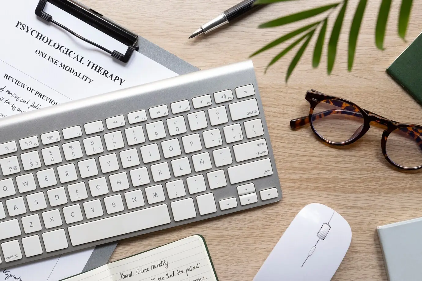Draufsicht auf ein Online-Psychologen-Konzept